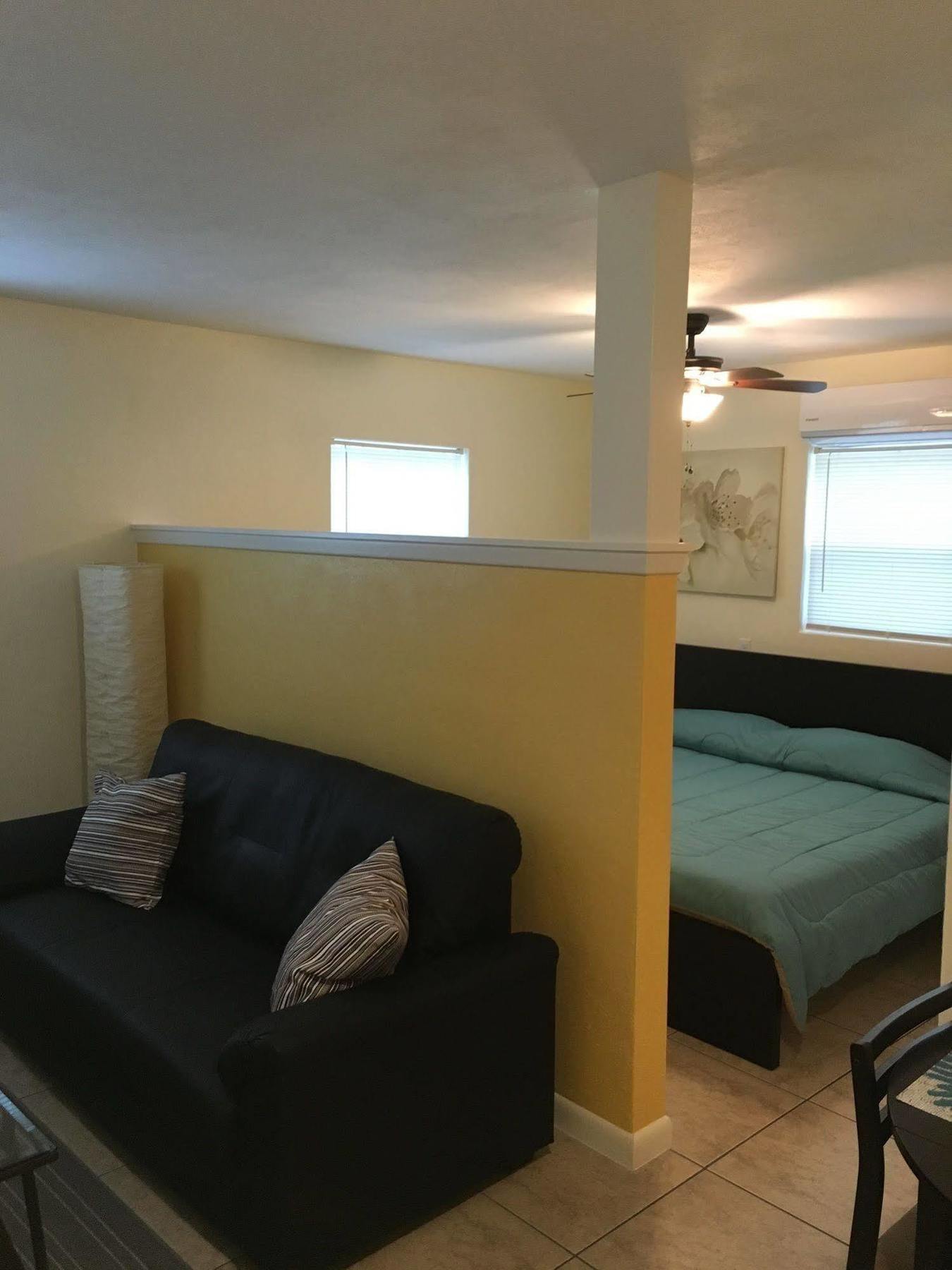 Englewood Bay Motel מראה חיצוני תמונה