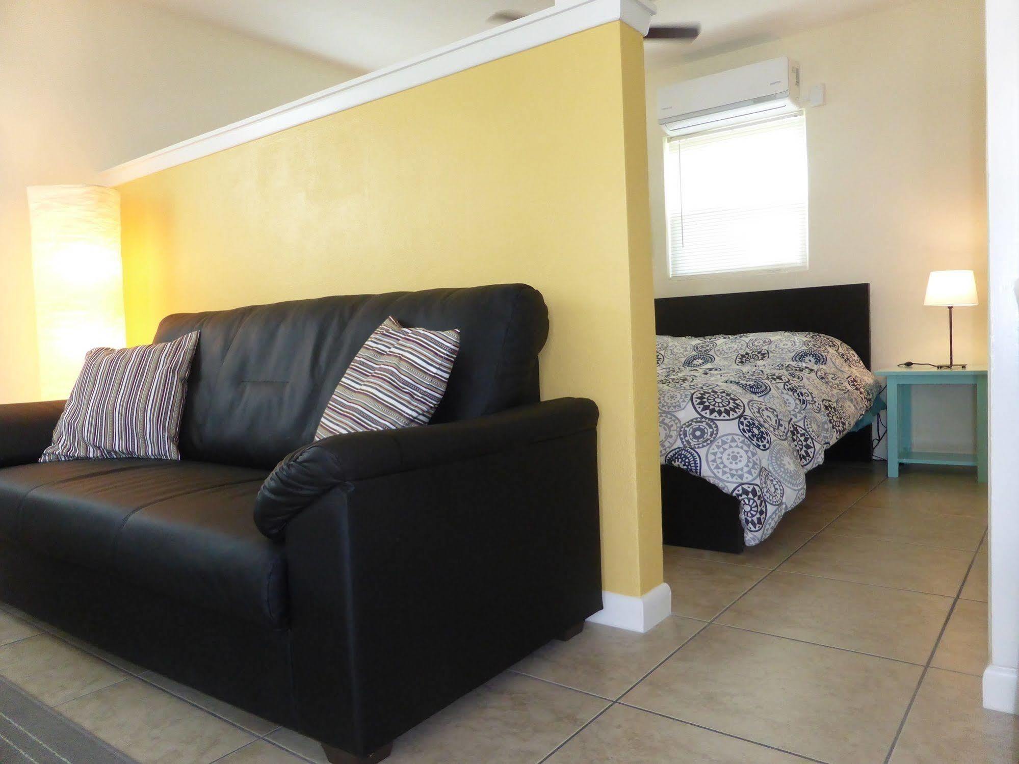 Englewood Bay Motel מראה חיצוני תמונה