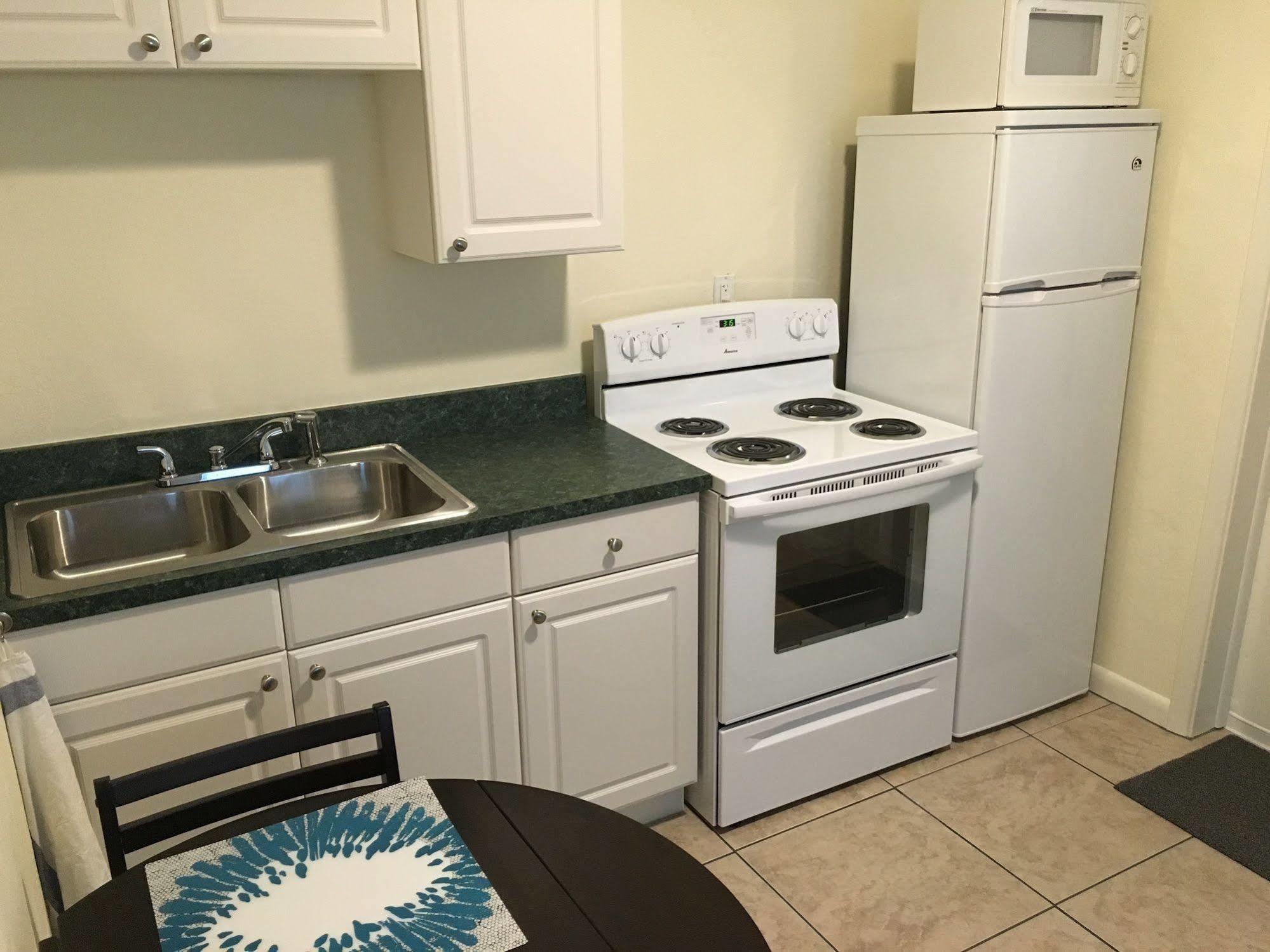 Englewood Bay Motel מראה חיצוני תמונה